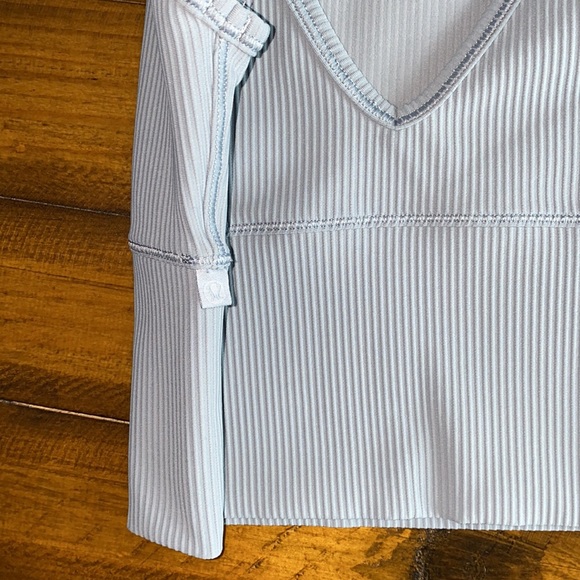 Lululemon Power Pivot Tank - Picture 5 of 5